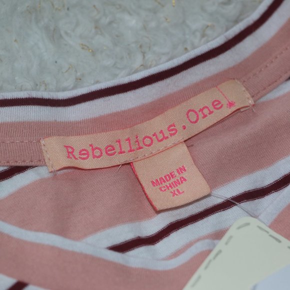 Rebellious One | Striped Unfinished Crop Top - Picture 4 of 7